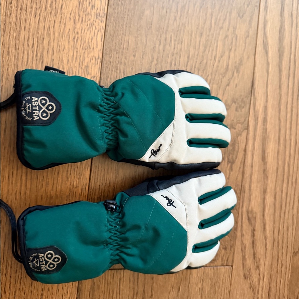 Pow Astra Waterproof Ski Gloves